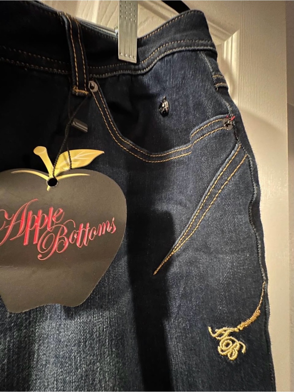 Apple Bottoms Jeans NWT High rise skinny with Gold Threading